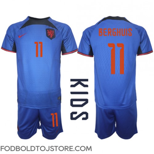 Holland Steven Berghuis #11 Udebanesæt Børn VM 2022 Kortærmet (+ Korte bukser)